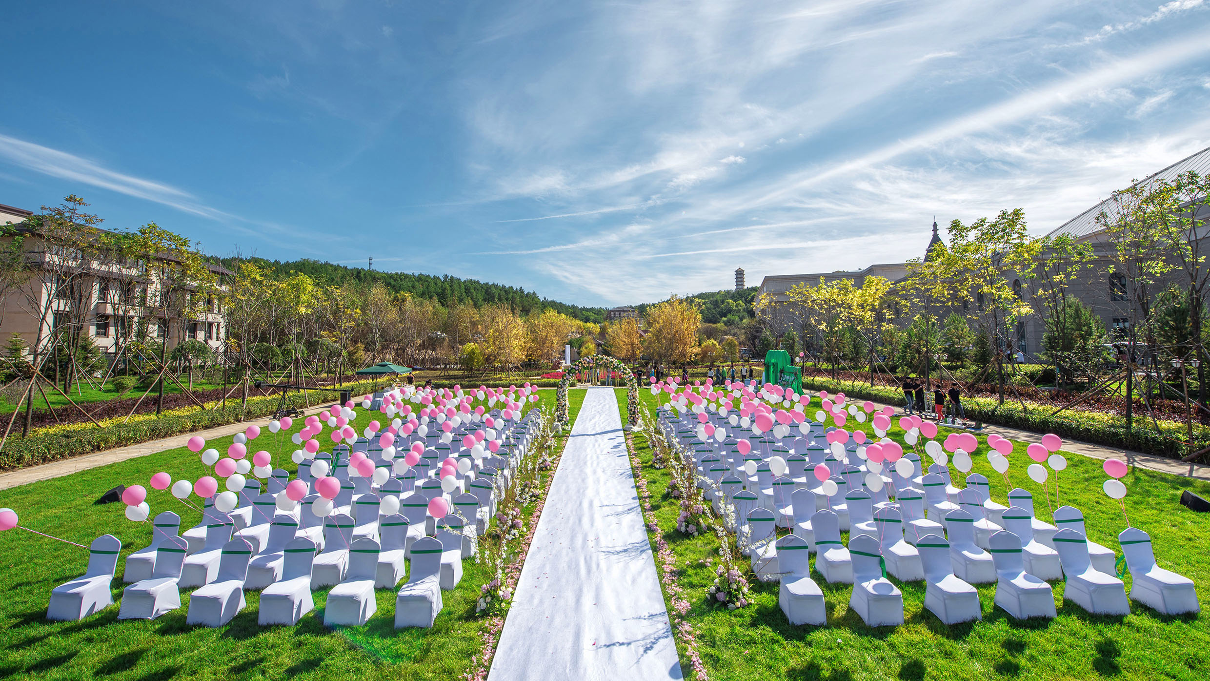 户外婚礼.jpg 户外婚礼.jpg