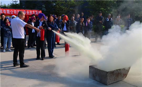 4.新城供热公司举办消防安全培训_副本.jpg 4.新城供热公司举办消防安全培训_副本.jpg