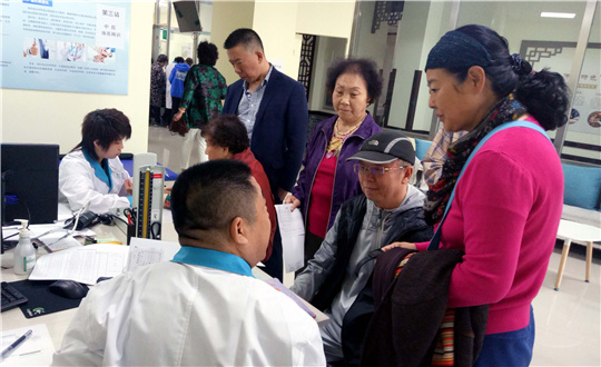 15.南山诊所为桃花源业主免费体检_副本.jpg 15.南山诊所为桃花源业主免费体检_副本.jpg