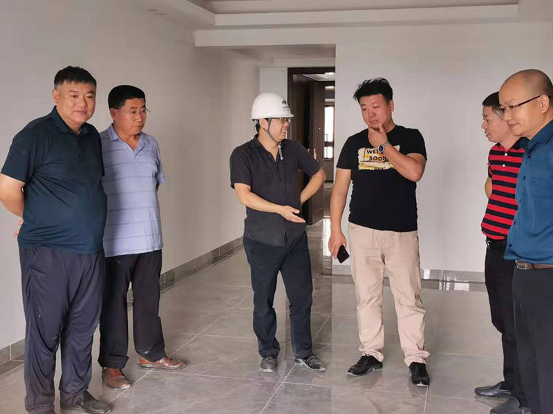 9.南山总公司对装饰公司进行考察.png 9.南山总公司对装饰公司进行考察.png