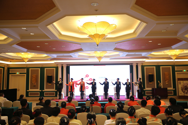 6.酒店公司举办职业形象与服务礼仪培训_副本.jpg 6.酒店公司举办职业形象与服务礼仪培训_副本.jpg