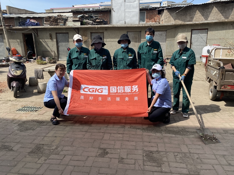 13.敦化公司家人为非责任区义务清扫.jpg 13.敦化公司家人为非责任区义务清扫.jpg