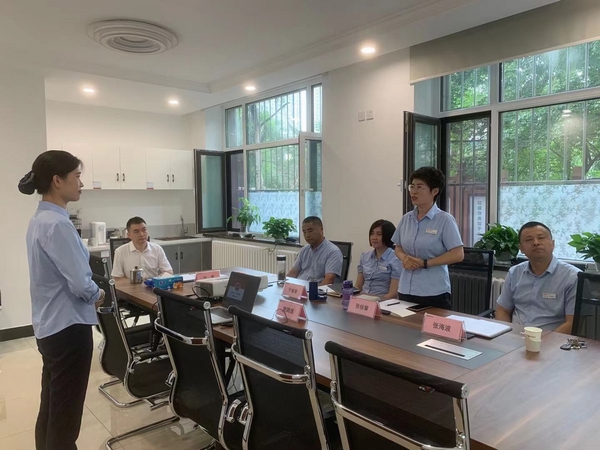 14.评聘人员向竞聘家人提问.jpg 14.评聘人员向竞聘家人提问.jpg