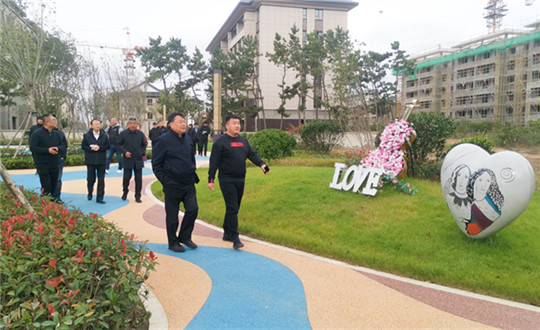 16.寇殿鹏董事陪同马秉臣副董事长一行领导视察_副本.jpg 16.寇殿鹏董事陪同马秉臣副董事长一行领导视察_副本.jpg