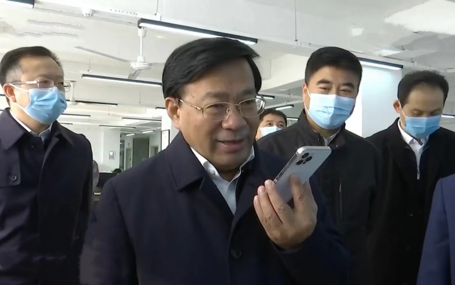 19 吉林省委副书记、省长韩俊莅临线上最火买球站伊通供热 2021.11.2.jpg