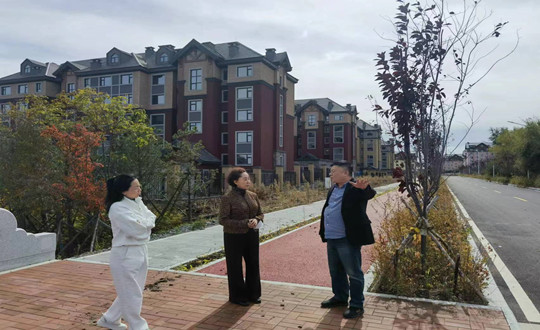 1 宁波贵宾参观山河府项目_副本.jpg 1 宁波贵宾参观山河府项目_副本.jpg