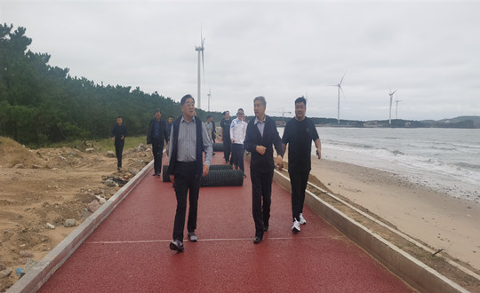 领导视察荣成项目_副本.jpg 领导视察荣成项目_副本.jpg