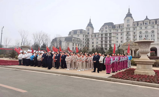 19 酒店公司升旗仪式现场_副本.jpg 19 酒店公司升旗仪式现场_副本.jpg