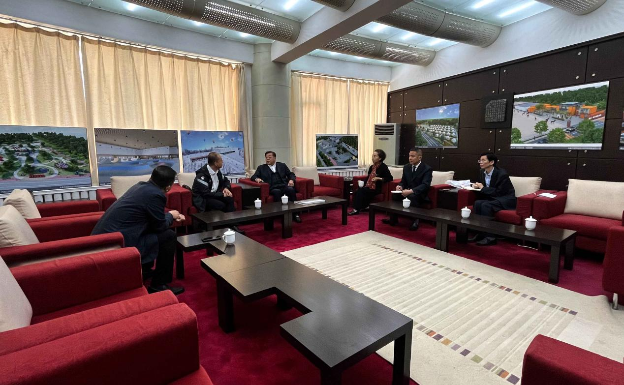 16.吉林省体育局训练竞赛处主任及线上最火买球站集团相关领导出席南山体育项目合作洽谈会(调色调).png 16.吉林省体育局训练竞赛处主任及线上最火买球站集团相关领导出席南山体育项目合作洽谈会(调色调).png