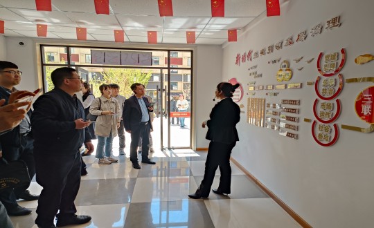 14.物业总公司敦化项目接待延边州安图县领导参观指导“红心物业”工作开展情况_副本.jpg 14.物业总公司敦化项目接待延边州安图县领导参观指导“红心物业”工作开展情况_副本.jpg