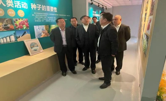 22.王岩董事长一行接待吉林省农业投资集团有限公司相关领导_副本.jpg 22.王岩董事长一行接待吉林省农业投资集团有限公司相关领导_副本.jpg