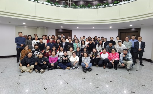 24.药业公司2023年度总结表彰暨“平行起飞”主题年会合影留念_副本.jpg 24.药业公司2023年度总结表彰暨“平行起飞”主题年会合影留念_副本.jpg