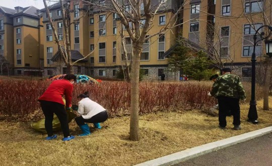 10.长白山运营公司开展小区环境卫生大扫除活动_副本.jpg 10.长白山运营公司开展小区环境卫生大扫除活动_副本.jpg