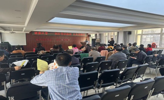 32.医疗公司走进社区进行疫苗健康科普活动_副本.jpg 32.医疗公司走进社区进行疫苗健康科普活动_副本.jpg