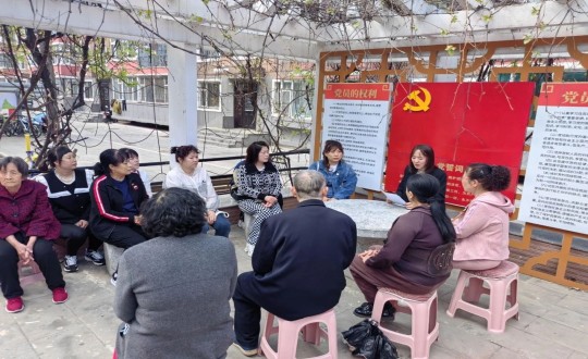 13.物业总公司敦化项目“楼宇党课”活动现场_副本.jpg 13.物业总公司敦化项目“楼宇党课”活动现场_副本.jpg