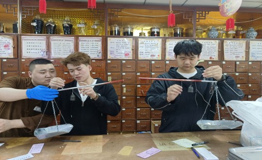 23.白城医专线上最火买球站健康产业学院学生到药业公司实践学习_副本.jpg 23.白城医专线上最火买球站健康产业学院学生到药业公司实践学习_副本.jpg