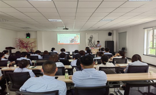 21.物业总公司品质运营部召开客服线条月度沟通会_副本.jpg 21.物业总公司品质运营部召开客服线条月度沟通会_副本.jpg