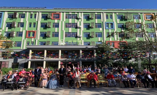 25.养老公司亲亲园“9周年”庆典合影留念(图片清晰度及亮度帮忙调整)_副本.jpg 25.养老公司亲亲园“9周年”庆典合影留念(图片清晰度及亮度帮忙调整)_副本.jpg