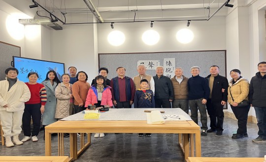 2.“墨香南山·师承名家”书法私享课学员与孟繁禧先生合影留念_副本.jpg 2.“墨香南山·师承名家”书法私享课学员与孟繁禧先生合影留念_副本.jpg