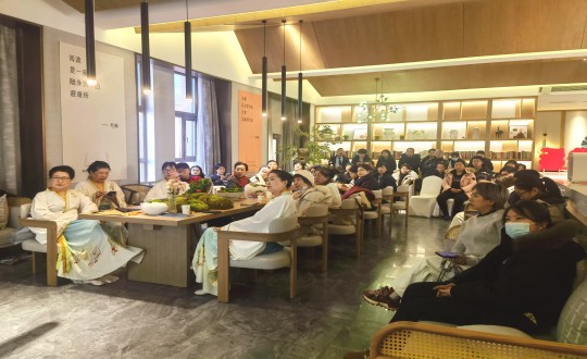 1.“等一朵花开”读书分享会现场_副本.jpg 1.“等一朵花开”读书分享会现场_副本.jpg