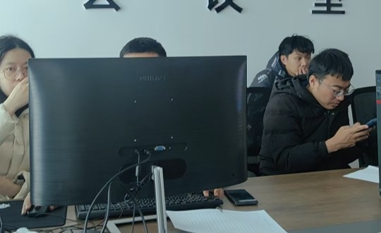 3.PC技术部经理邵明亮带领员工到中海南湖项目部对接相关工作_副本.jpg 3.PC技术部经理邵明亮带领员工到中海南湖项目部对接相关工作_副本.jpg