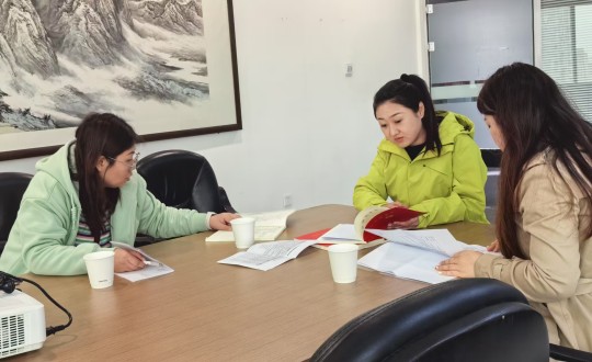 1.区社工部莅临线上最火买球站集团党委考察调研_副本.jpg 1.区社工部莅临线上最火买球站集团党委考察调研_副本.jpg