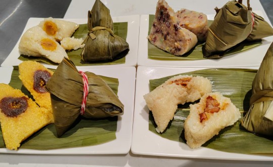 6.康养地产公司百味缘餐厅端午节粽子展示_副本.jpg 6.康养地产公司百味缘餐厅端午节粽子展示_副本.jpg