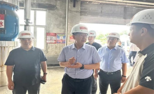 6.1伊通满族自治县县委书记孙立阳一行领导莅临线上最火买球站供热总公司伊通供热分公司第二热源厂开展调研(不够清晰,帮忙调整)_副本.jpg 6.1伊通满族自治县县委书记孙立阳一行领导莅临线上最火买球站供热总公司伊通供热分公司第二热源厂开展调研(不够清晰,帮忙调整)_副本.jpg