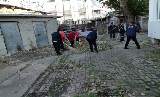 16.物业总公司敦化项目来到无物业沥青站小区进行清扫行动_副本.jpg 16.物业总公司敦化项目来到无物业沥青站小区进行清扫行动_副本.jpg